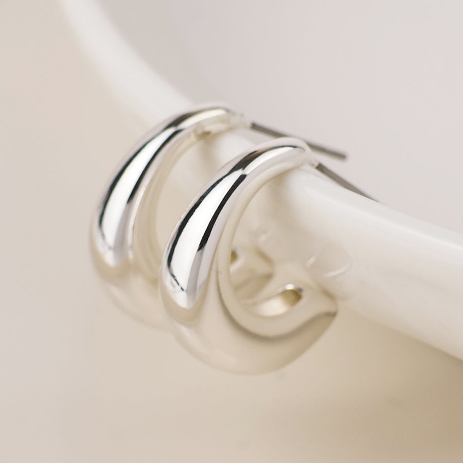 Smooth Curve Earrings - Silver