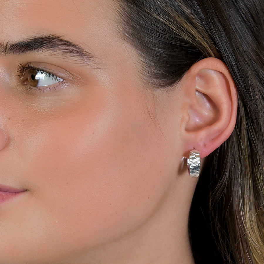 Scallop Embossed Hoop Earrings - Silver