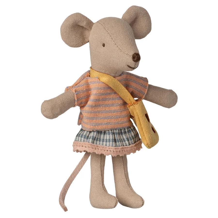 Maileg - Little sister mouse with Bag