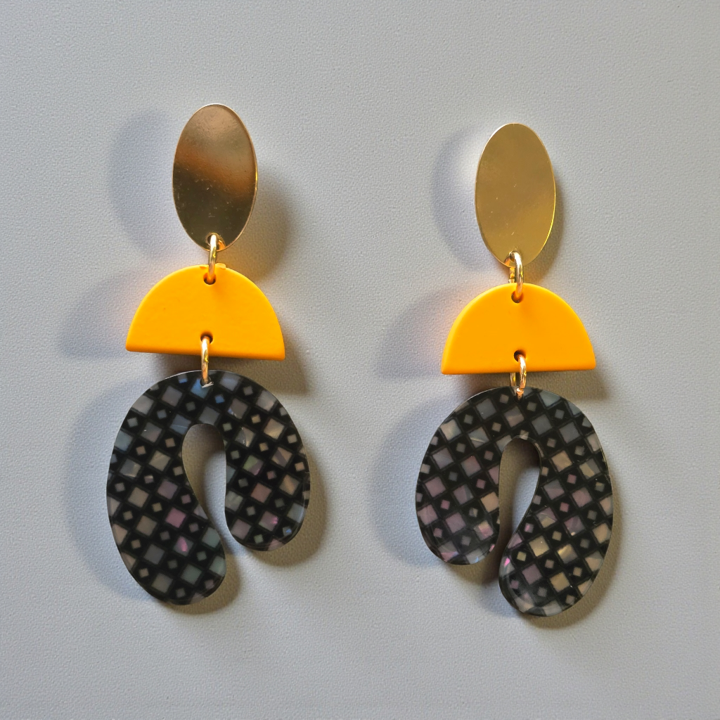 MOOCH London Acrylic Rhombus Earrings Yellow/Black