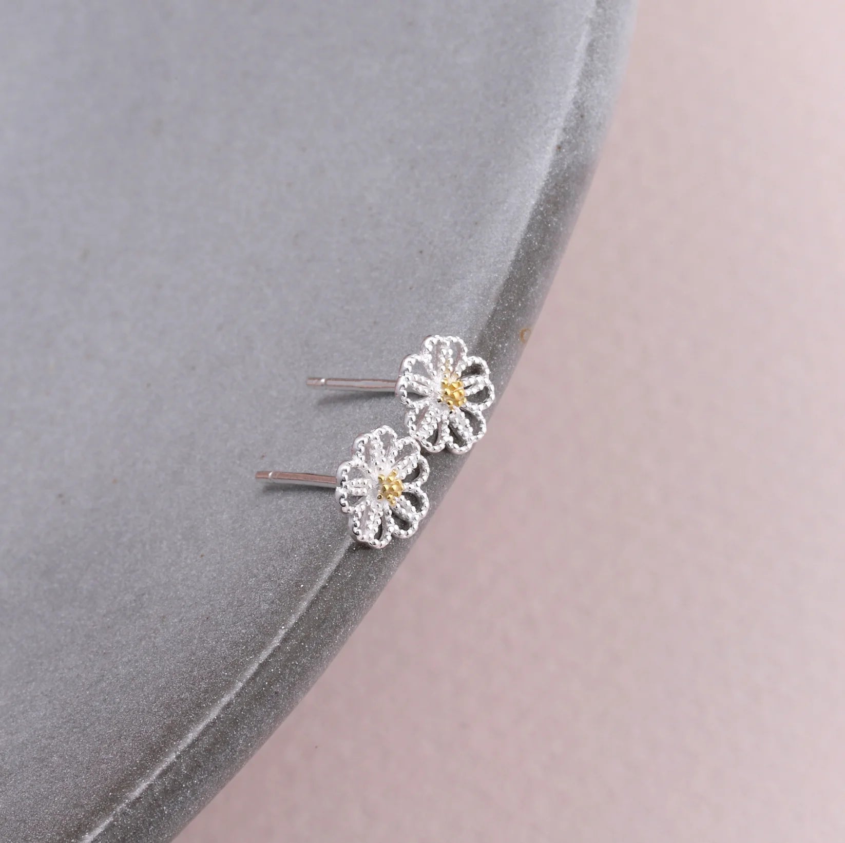 Attic - Lace Flower Earrings - Silver