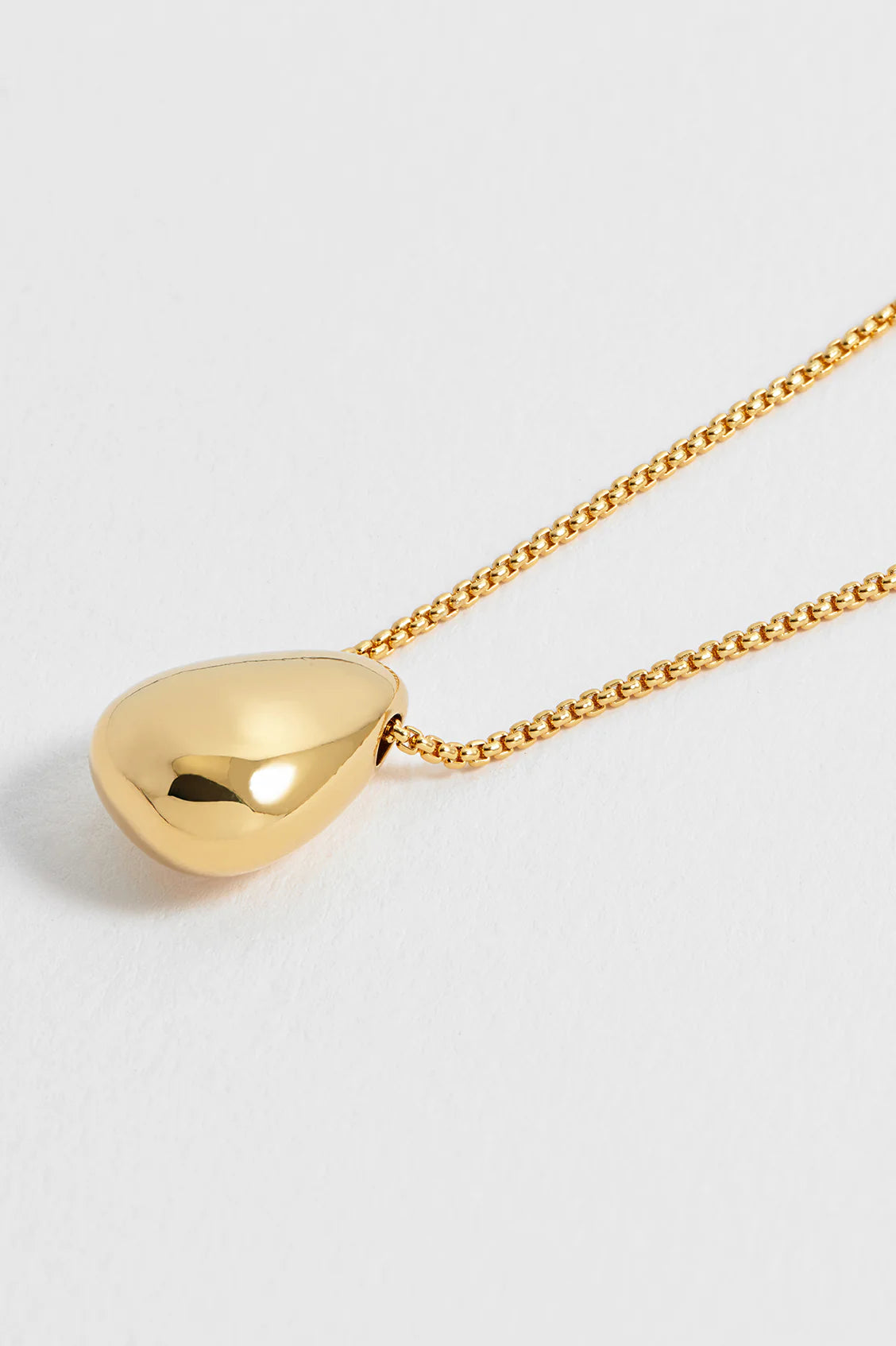 Gold Teardrop Pendant Necklace