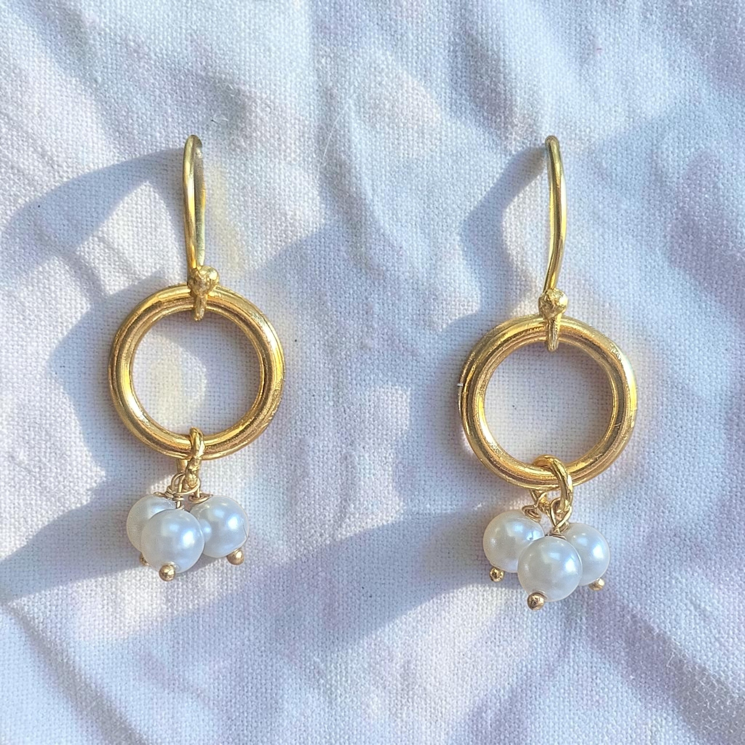MOOCH London - Poppy Pearl Earrings