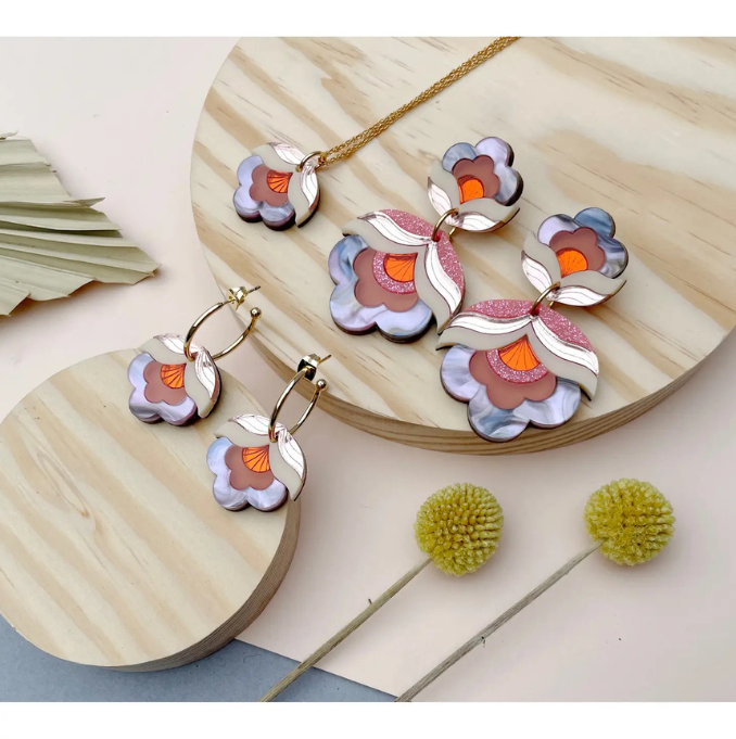 Rosa Pietsch - Anna Retro Flower Hoop Earrings: Pink Sky