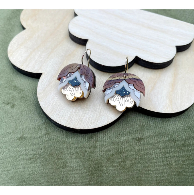 Rosa Pietsch - Nell Retro Flower Drop Earrings : Gold