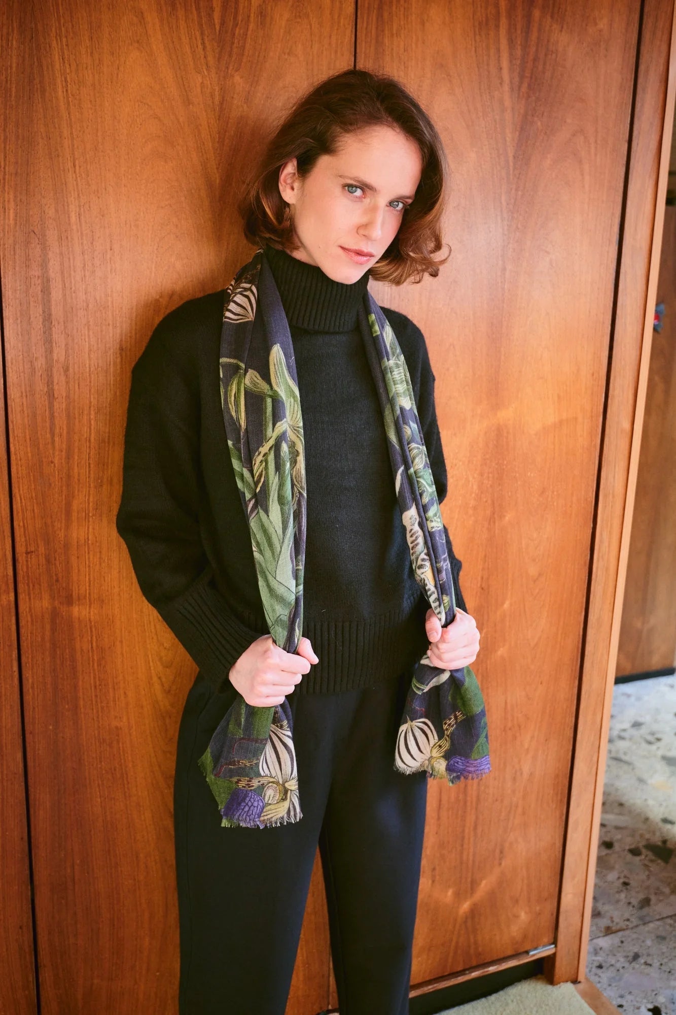 One Hundred Stars - Orchid Wool Scarf - Black