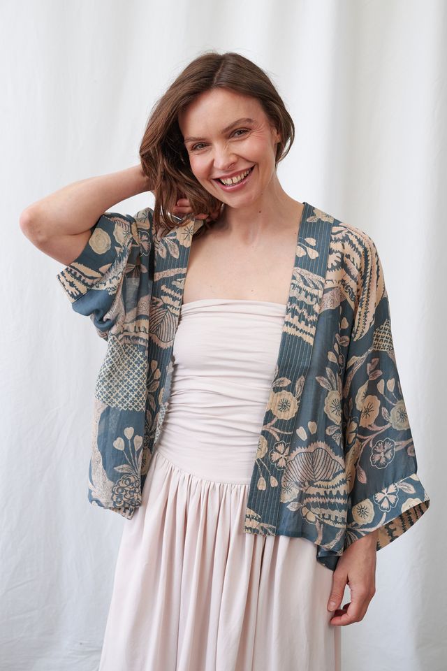 One Hundred Stars Kimono - Rosa Blue