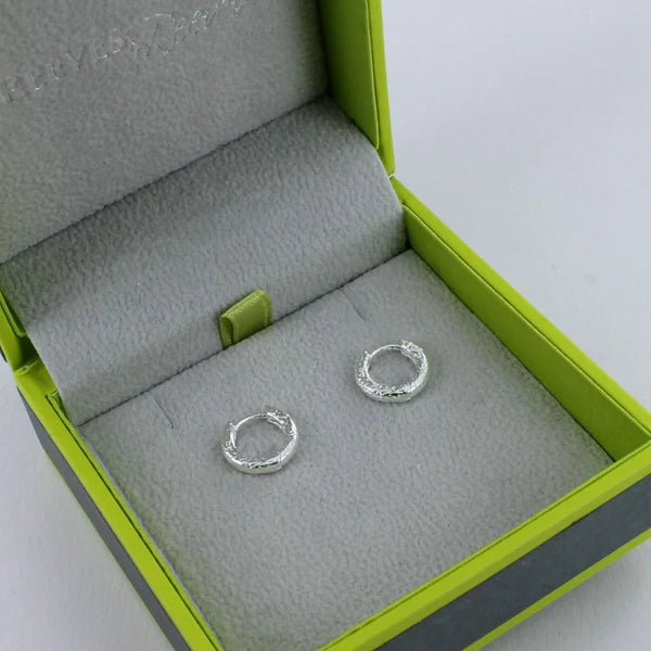 Reeves & Reeves - Small Textured Hoop Earrings - Gold