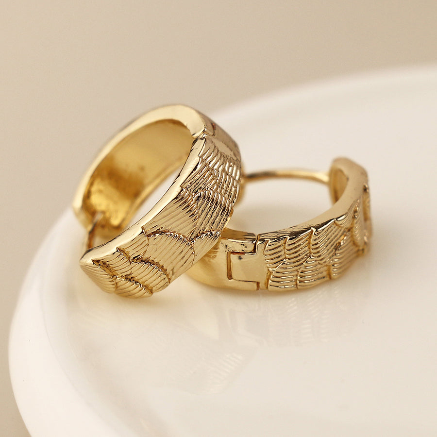 Scallop Embossed Hoop Earrings - Gold