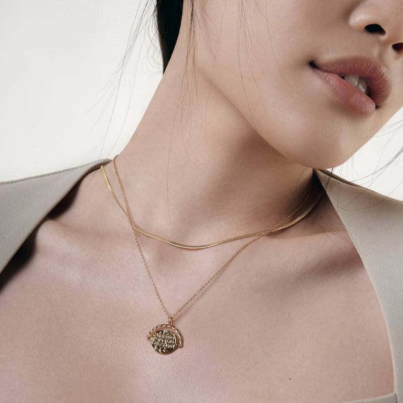 Orelia - Medallion Spinner Necklace