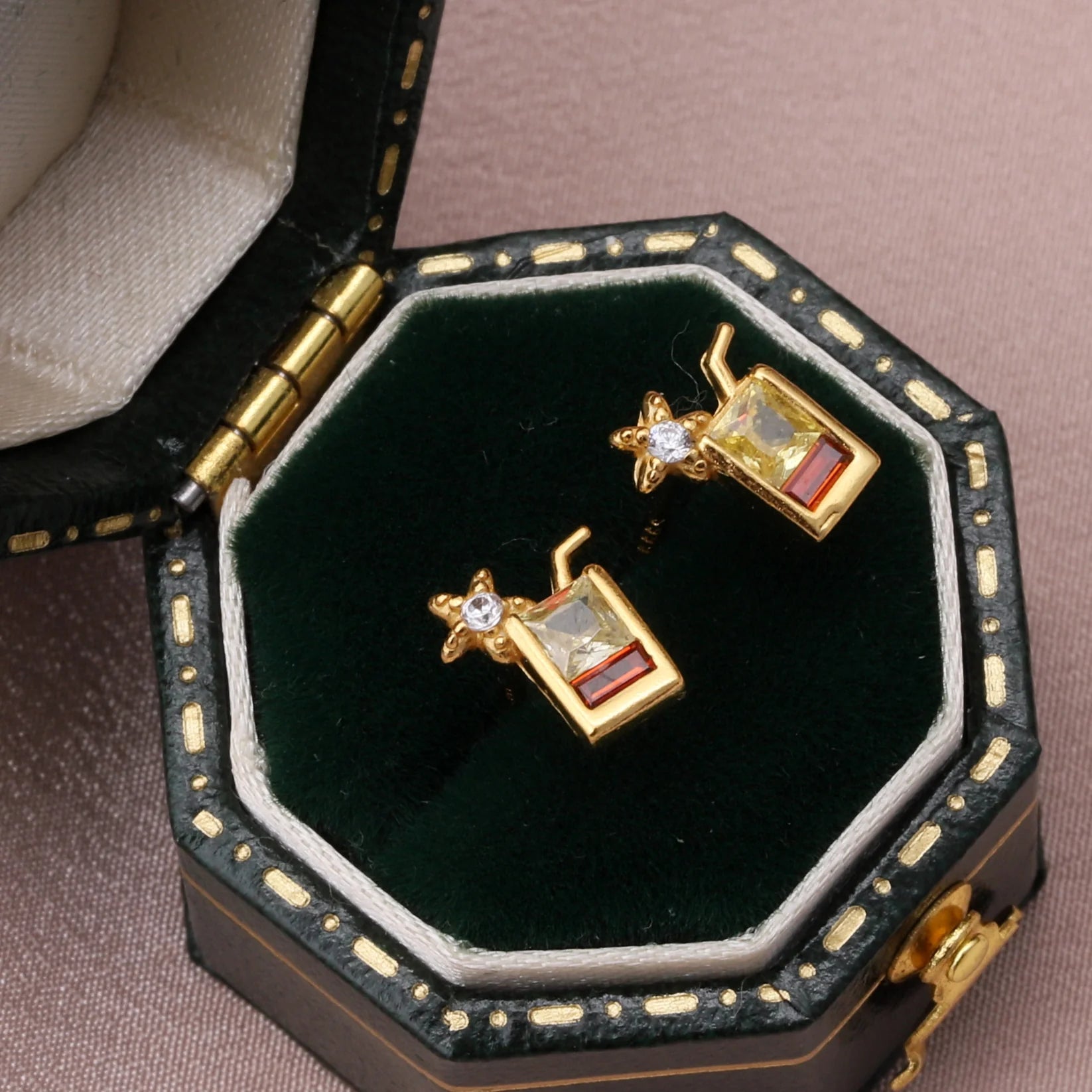 Attic - Cocktail Earrings - Gold