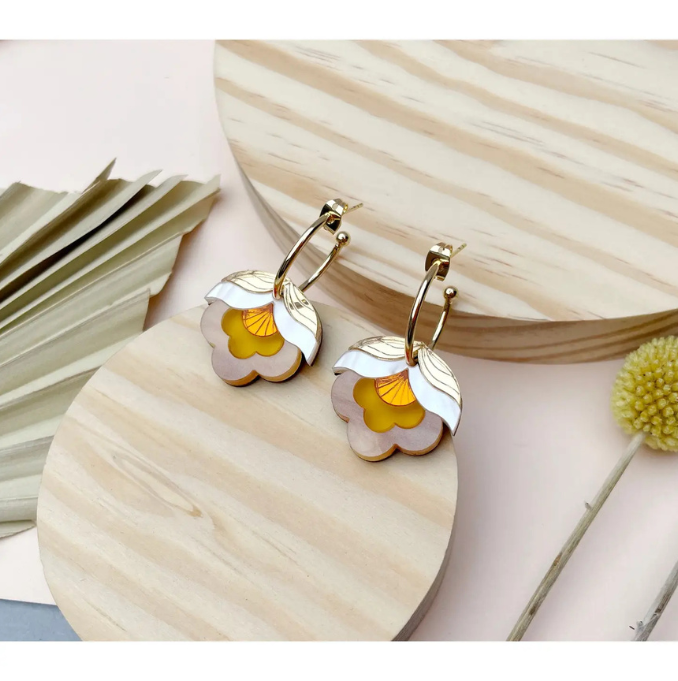 Rosa Pietsch - Anna Retro Flower Hoop Earrings: Sunshine