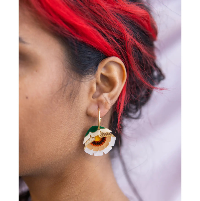 Rosa Pietsch - Isobel Floral Hoop Earrings in Caramel
