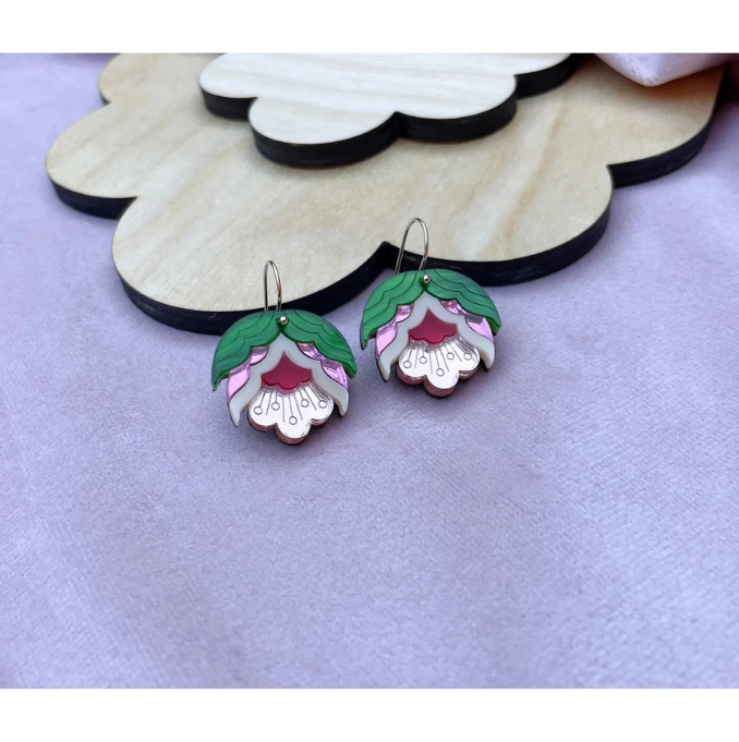 Rosa Pietsch - Nell Retro Flower Drop Earrings : Pink
