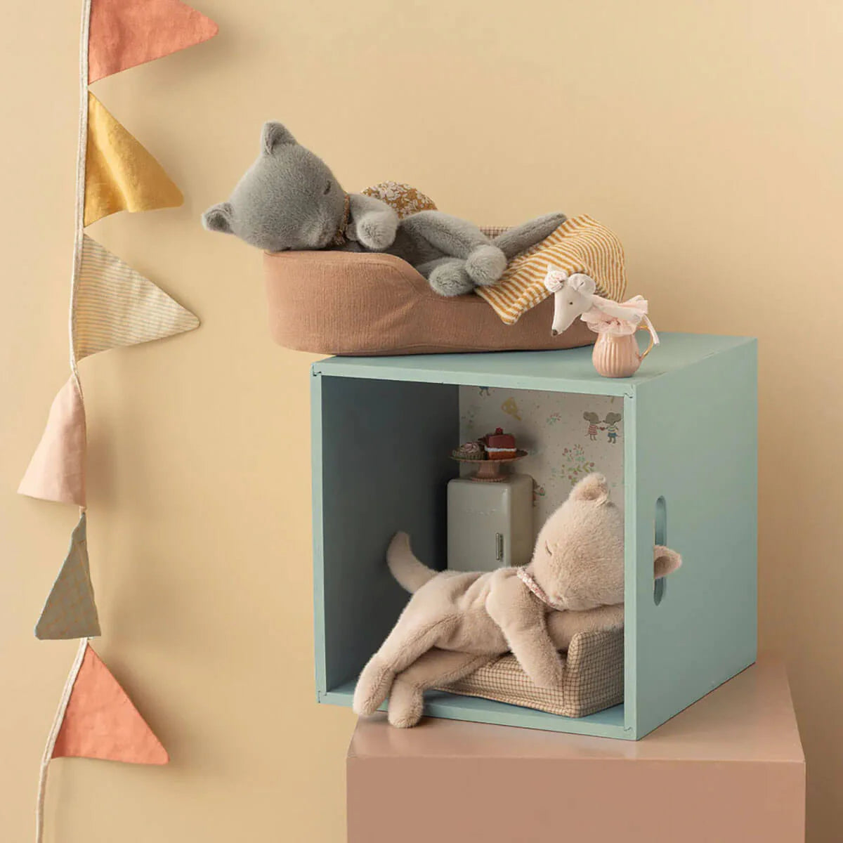 Maileg - Sleeping Kitten Small - Grey