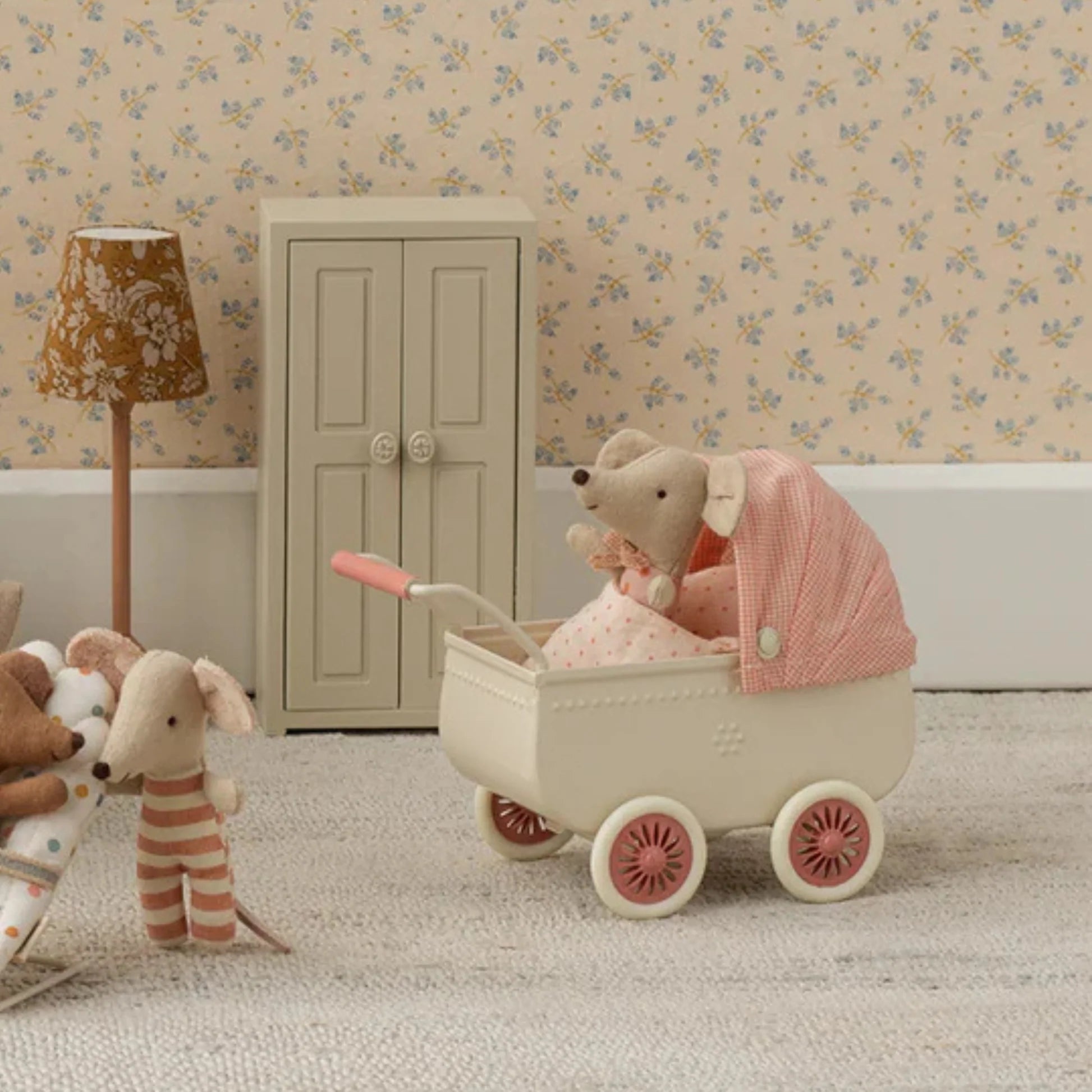 Maileg - Mouse Pram - Coral