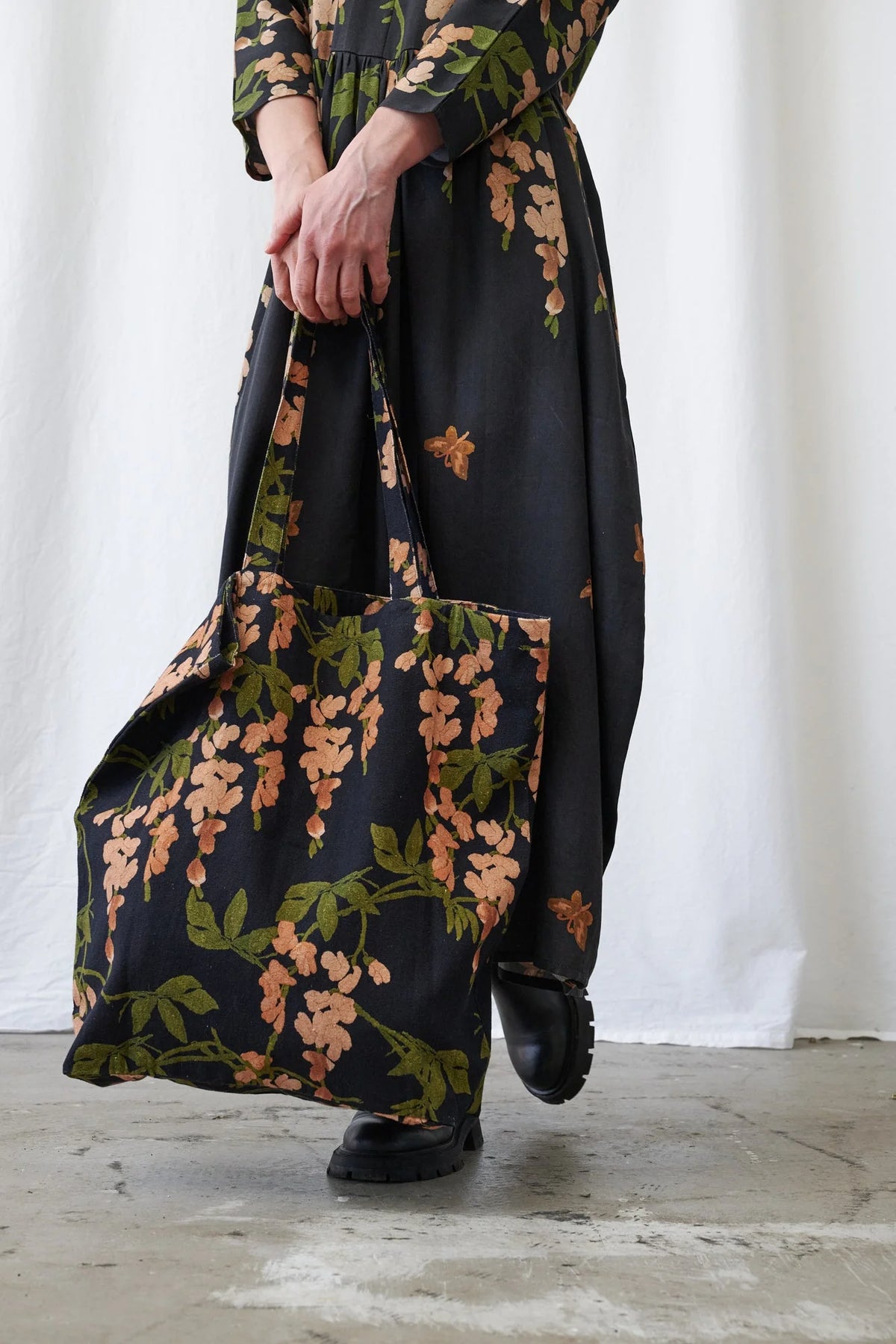 Canvas Bag - Wisteria Black