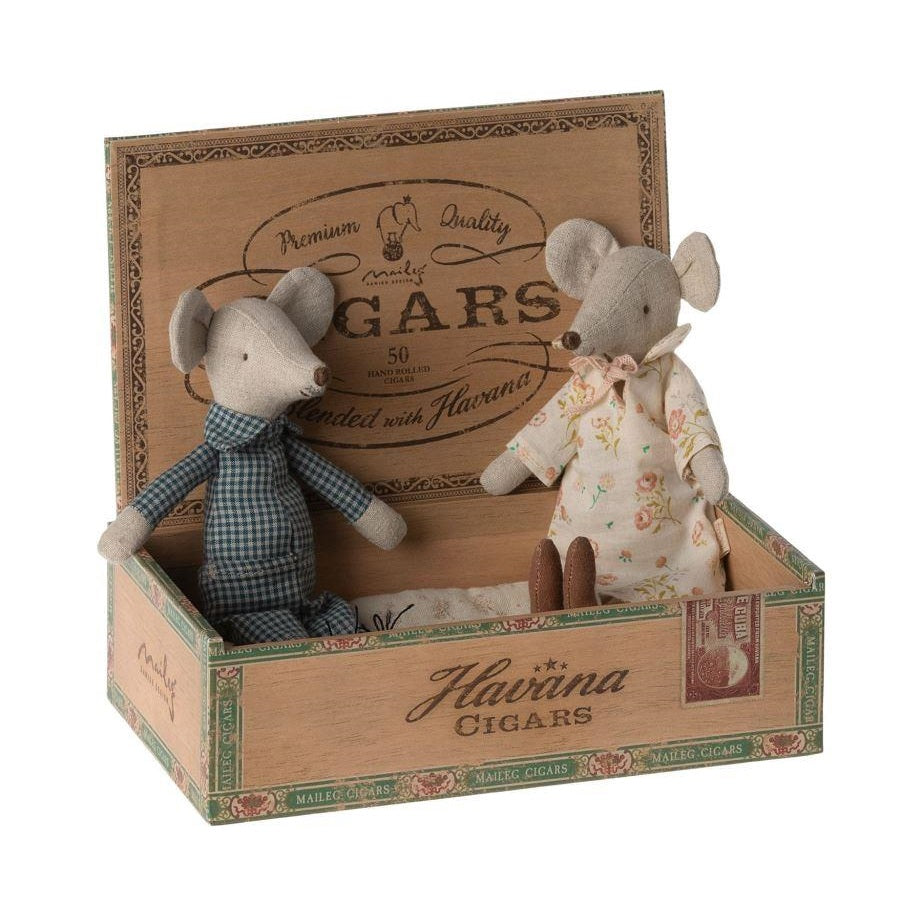 Grandma and Grandpa Mice Cigarbox