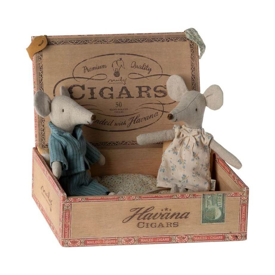 Maileg - Mum and Dad Mice Cigarbox