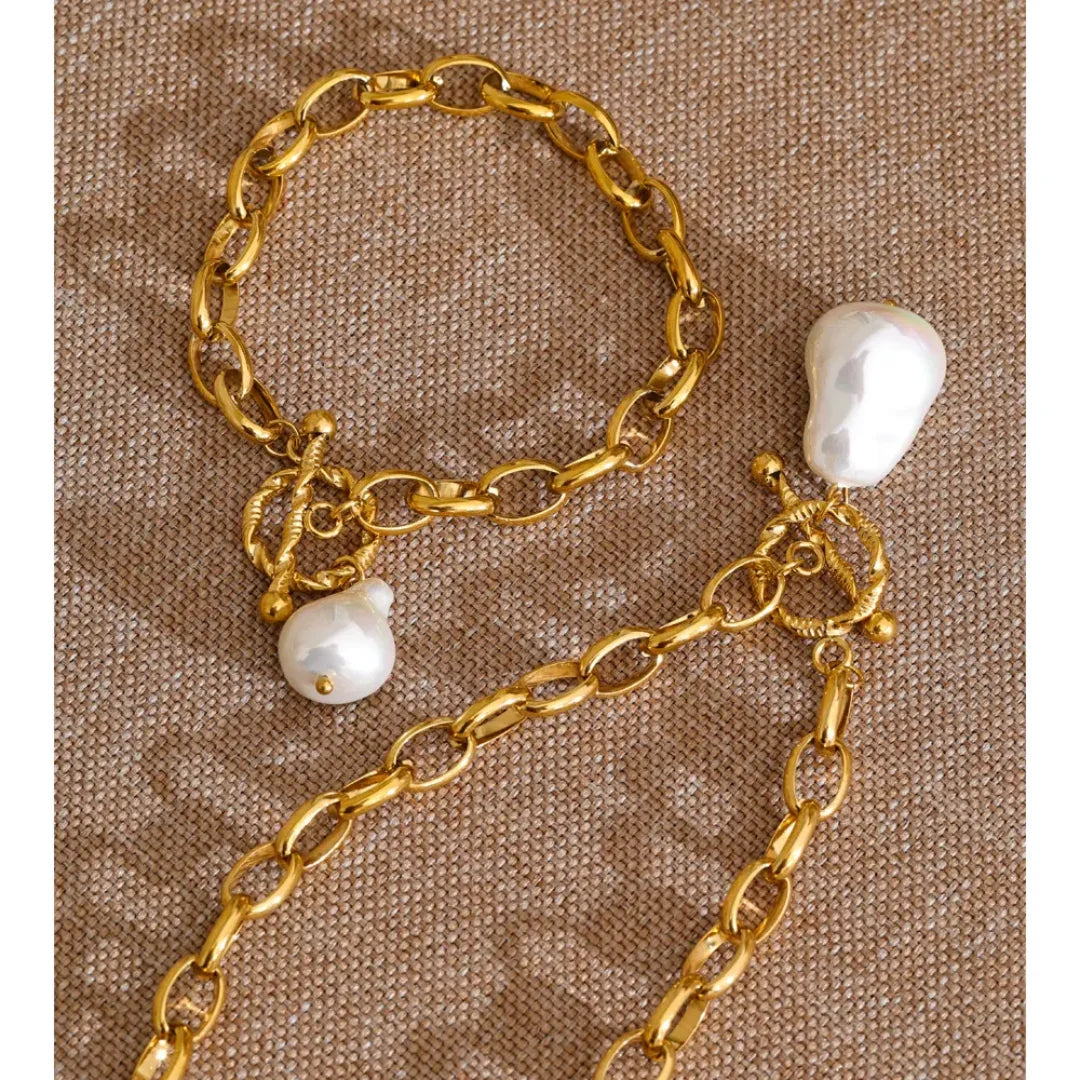 Large Pearl Pendant Necklace