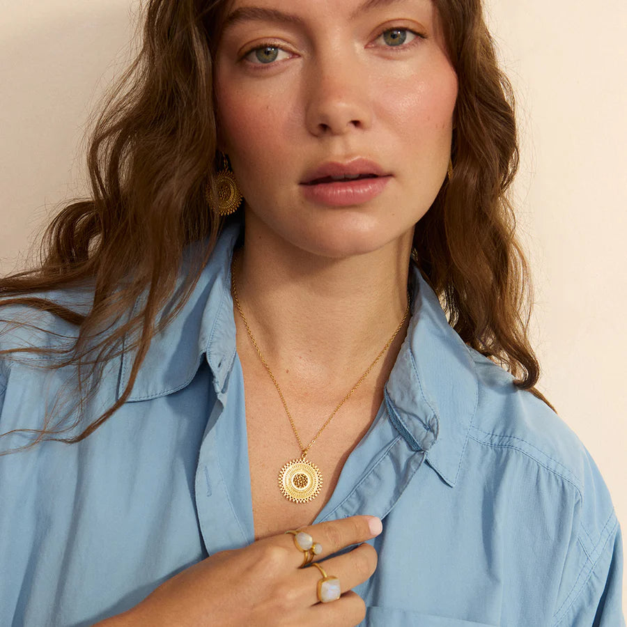 Ashiana - Sole Gold Pendant Necklace